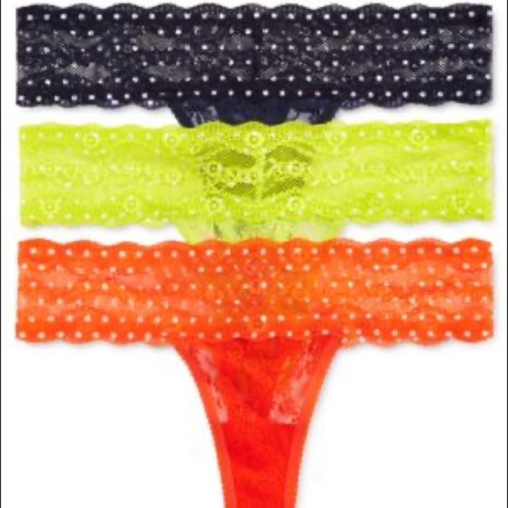 B.tempt'd by Wacoal Lace Kiss Thong 3-pack  NEW